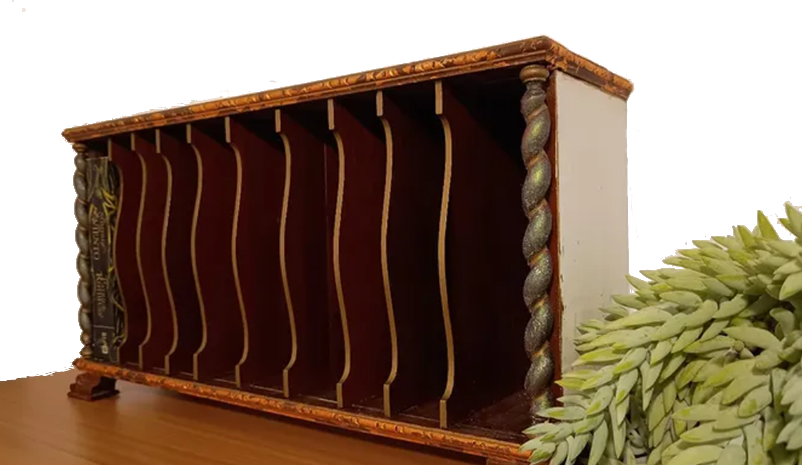 Archivador de mesa para una colección de libros renovado.
