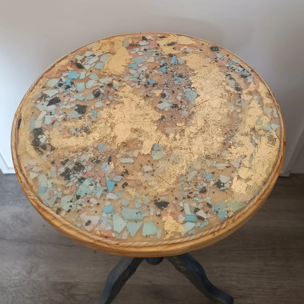 Mesa auxiliar tipo inglés renovada y redecorada por Siete Maderas.