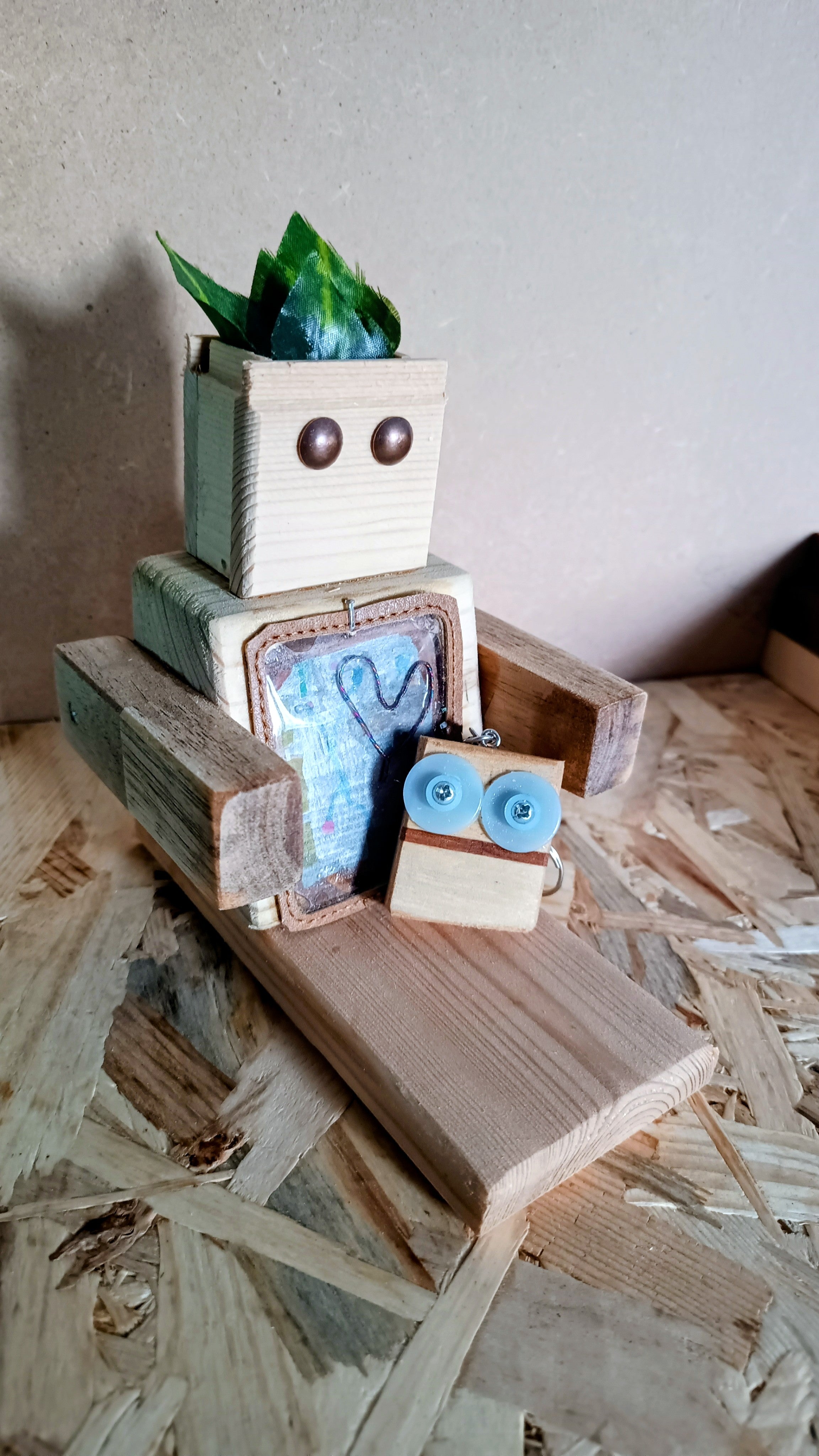 Sujetalibros Solidario Campaña Un Robot, Un Cuidado de Siete Maderas a favor e Cudeca.