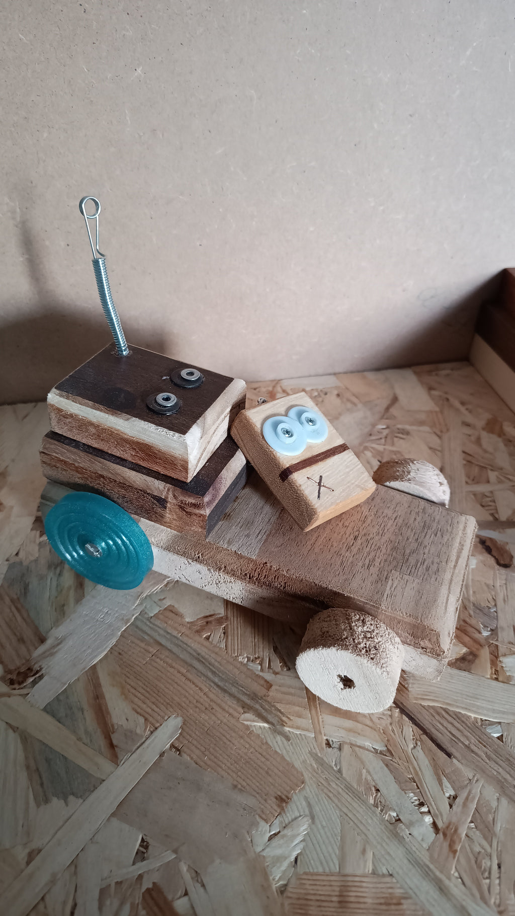 Sujetalibros Solidario Campaña Un Robot, Un Cuidado de Siete Maderas a favor e Cudeca.