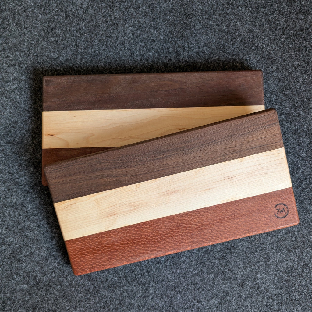 Tabla Dintel hechas a mano por Siete Maderas con patrón de tres maderas diferentes.