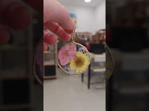 Taller: Joyería de Flores con Resina UV en Málaga